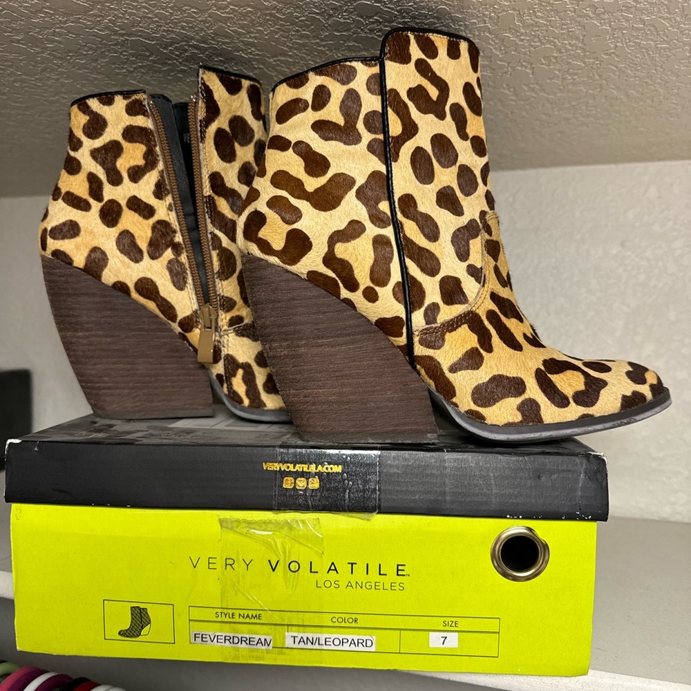Women’s very volatile booties
